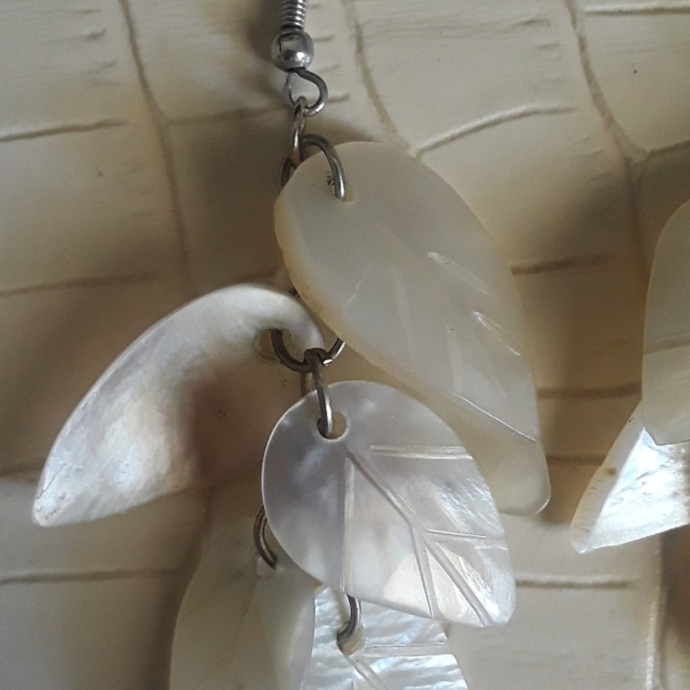 Shell earrings - Picture 4 of 5